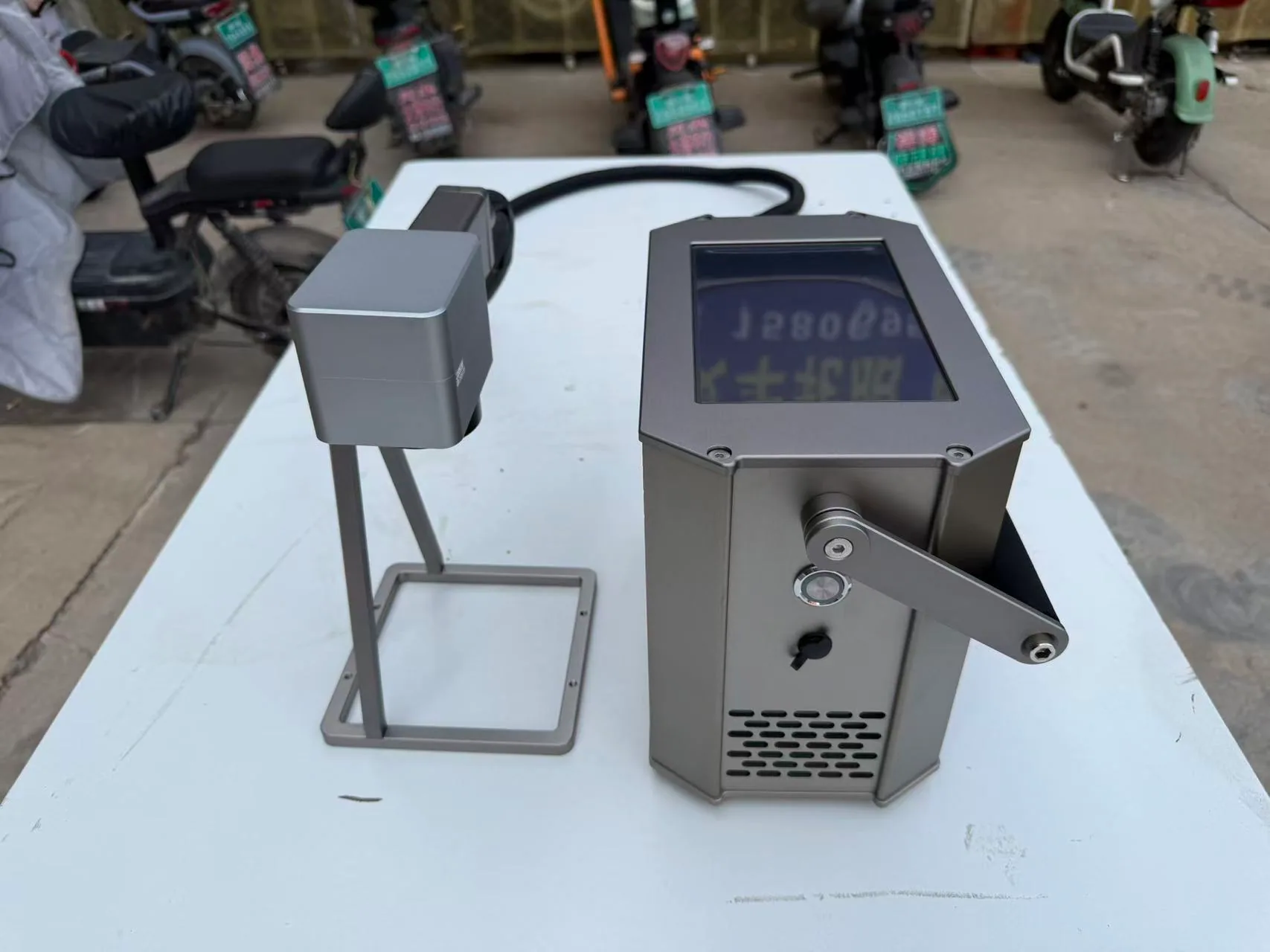 MEMITEK 手持激光打标机